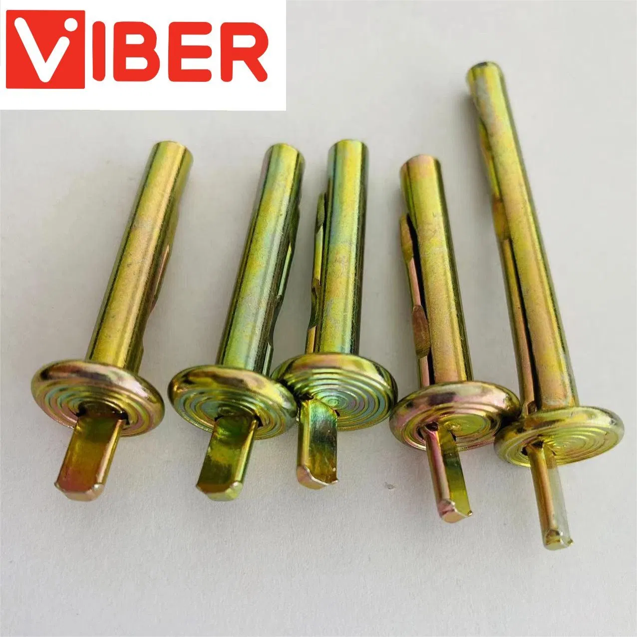 Шпильки и U-образные болты для промышленности