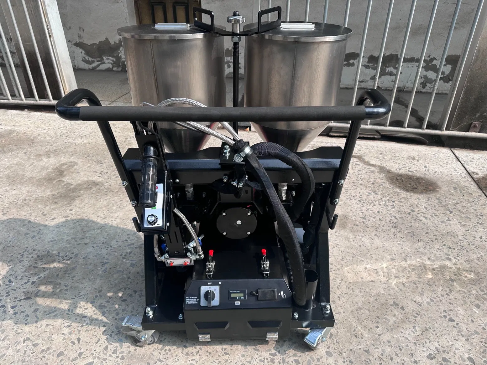 Large-Capacity Precision Sealant Dispenser