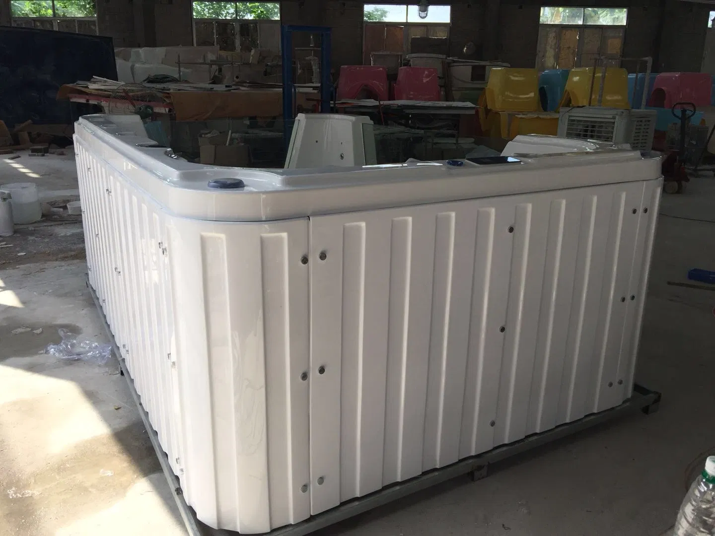 Детская акриловая ванна с гидромассажем и водопадом