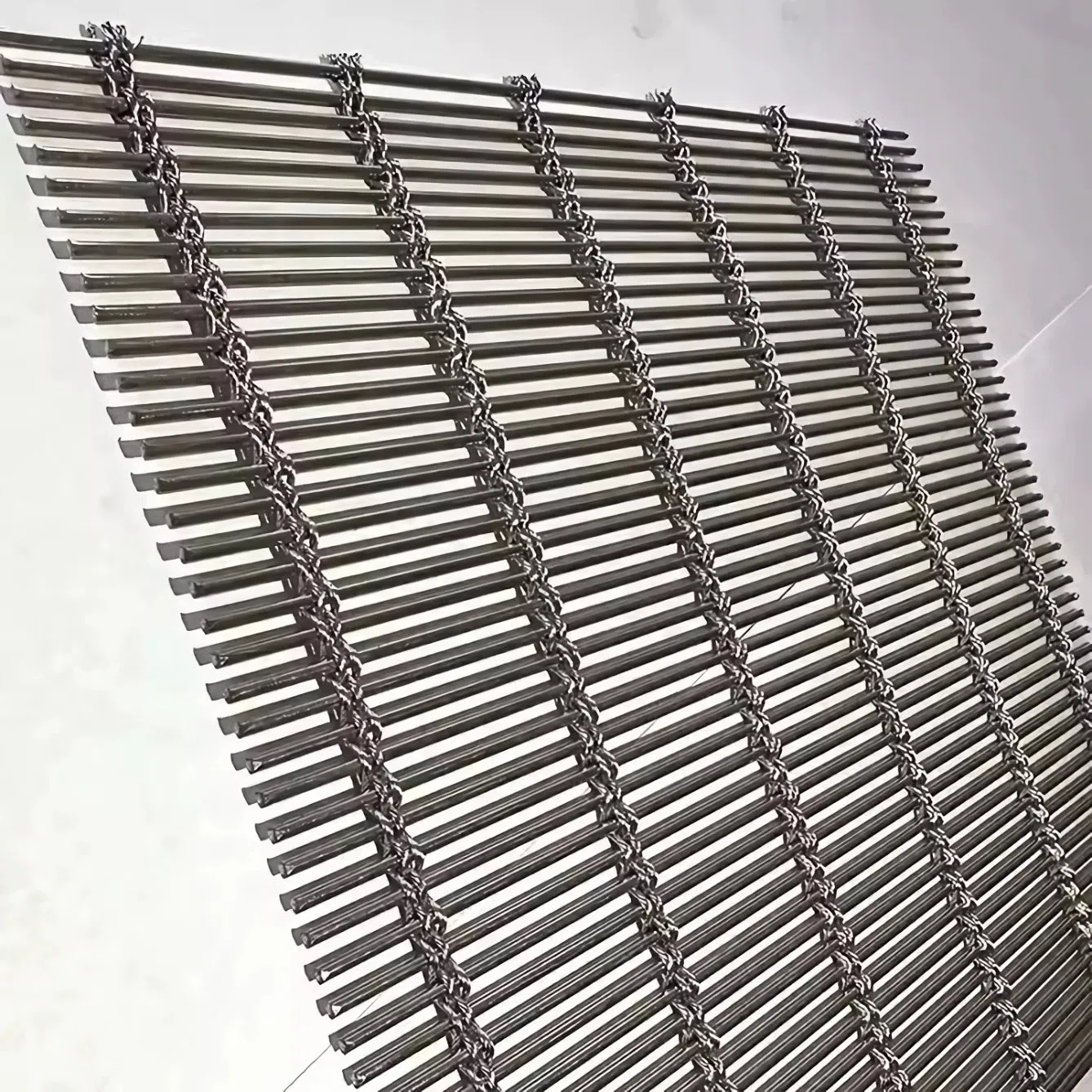 2025hightop Customized 10X10mm Stainless Steel Antique Design Mesh Grill Decorative Crimped Metal Weave Wire Mesh for Cabinet Doors
