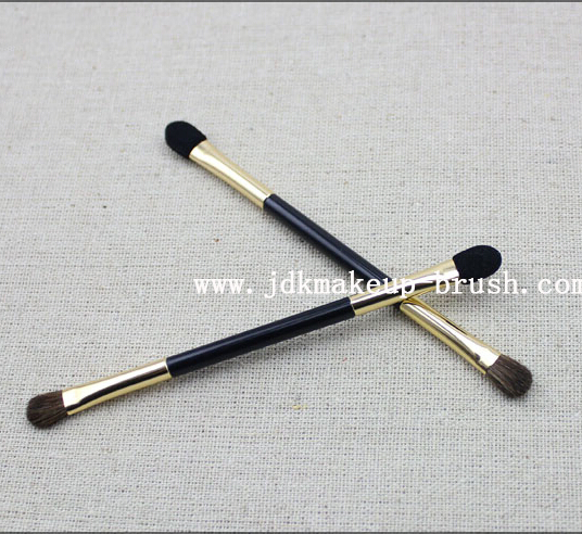 Duo Ended Spongetip Eyeshadow Applicator and Eyeshadow Brush