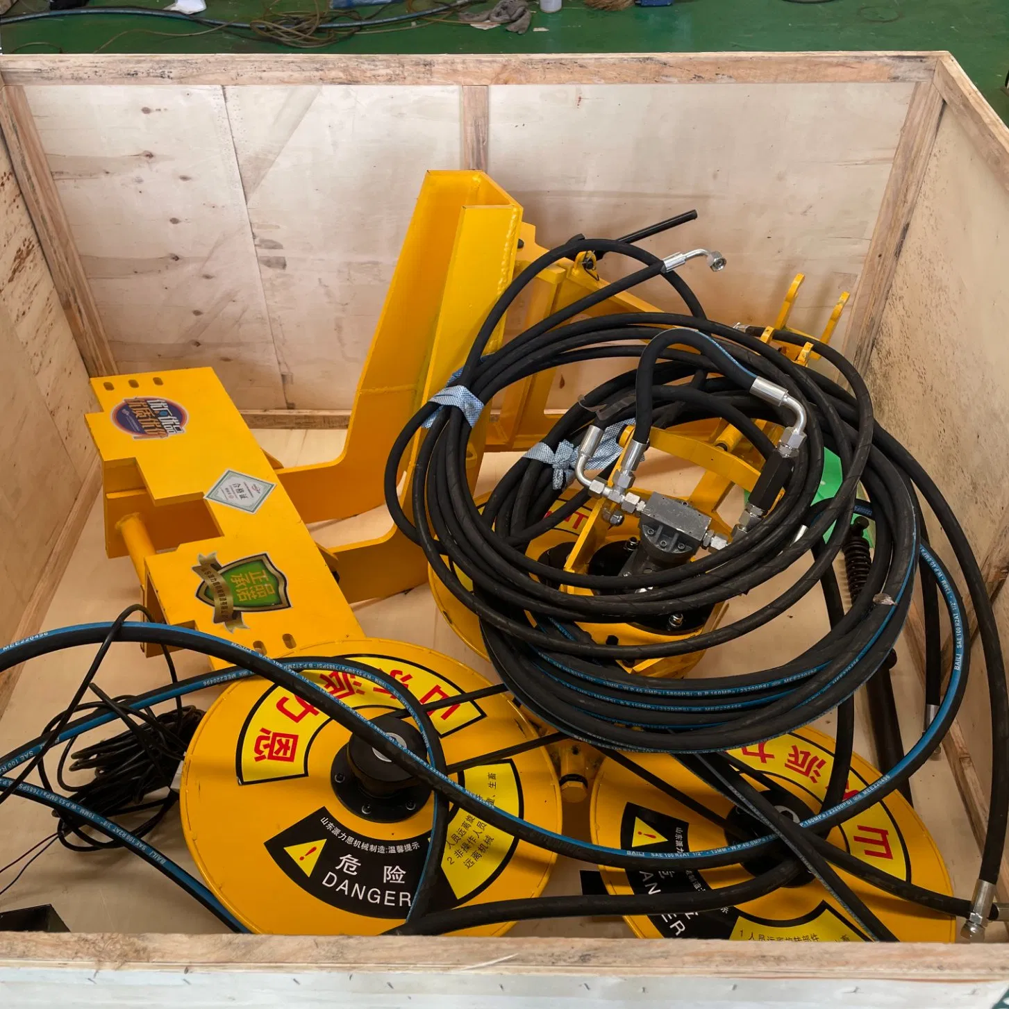 Highway Slope Obstacle Avoidance Hedge Trimmer for River Lawn, Park Lawn, Road Barrier Grass Trimming