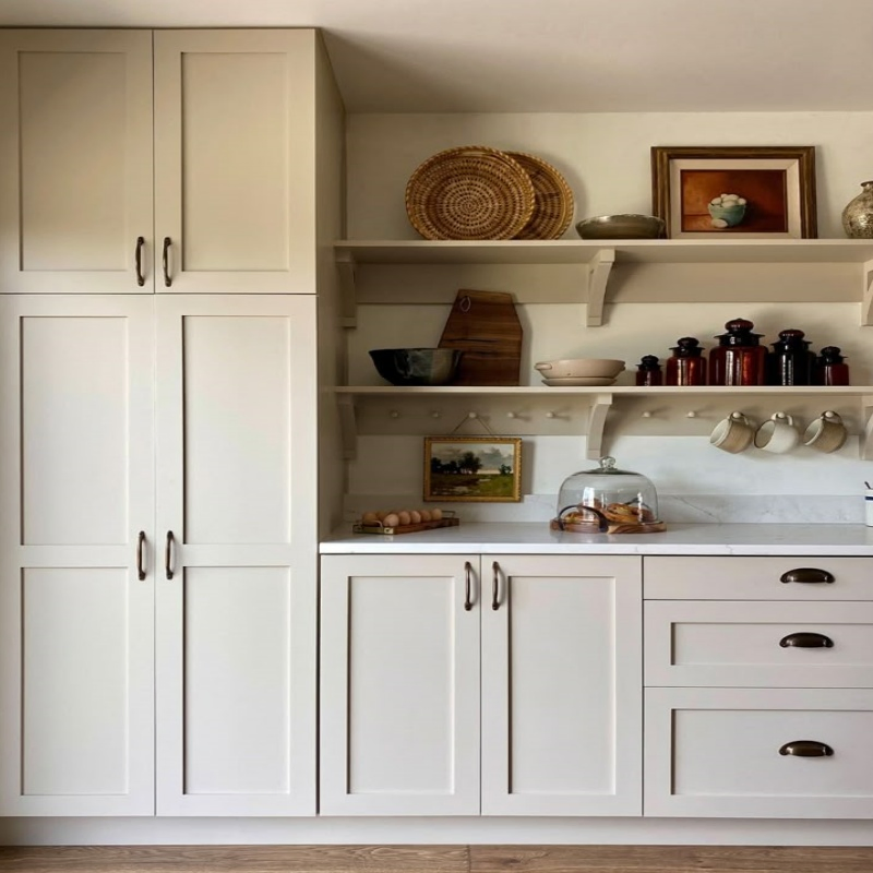 American Farmhouse Style Modular Kitchen Cabinets Solid Wood Under-Mount Soft Close Drawer Slide Soft Opening Mechanism