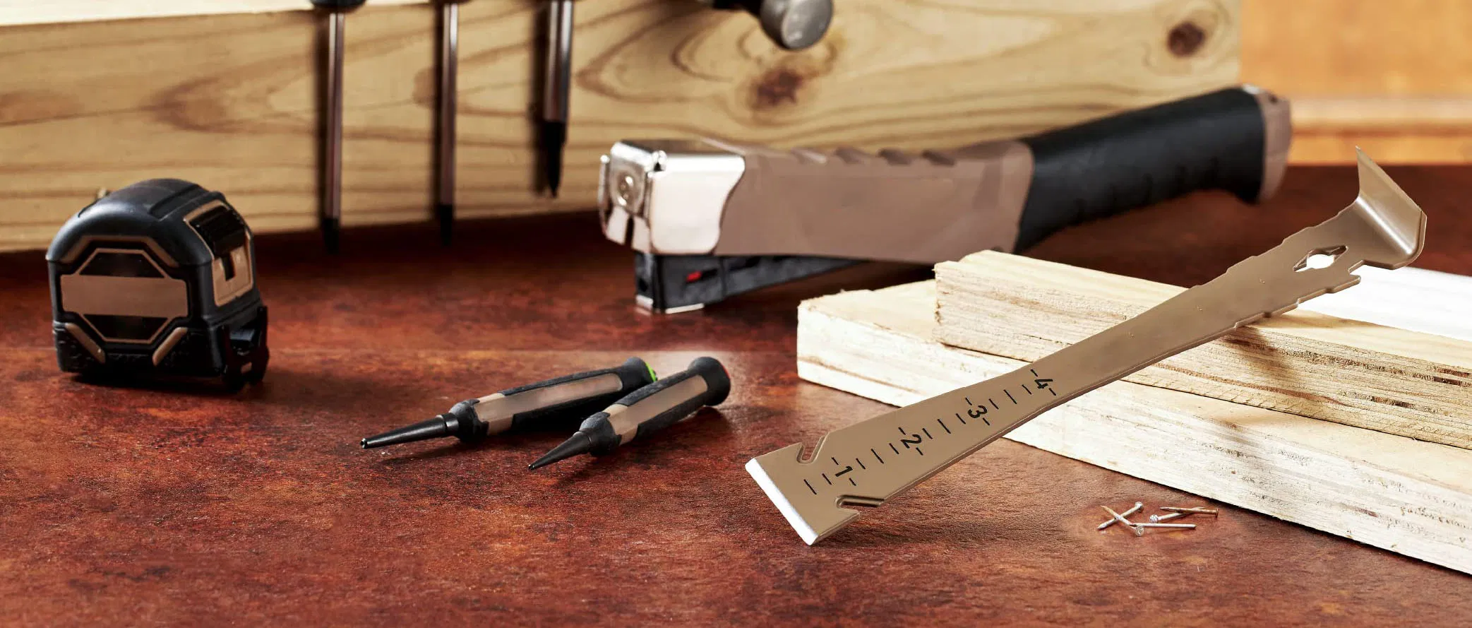 9.5" Trim Bar High Carbon Spring Steel Built in Ruler Crowbar Beveled Edges Nail Puller