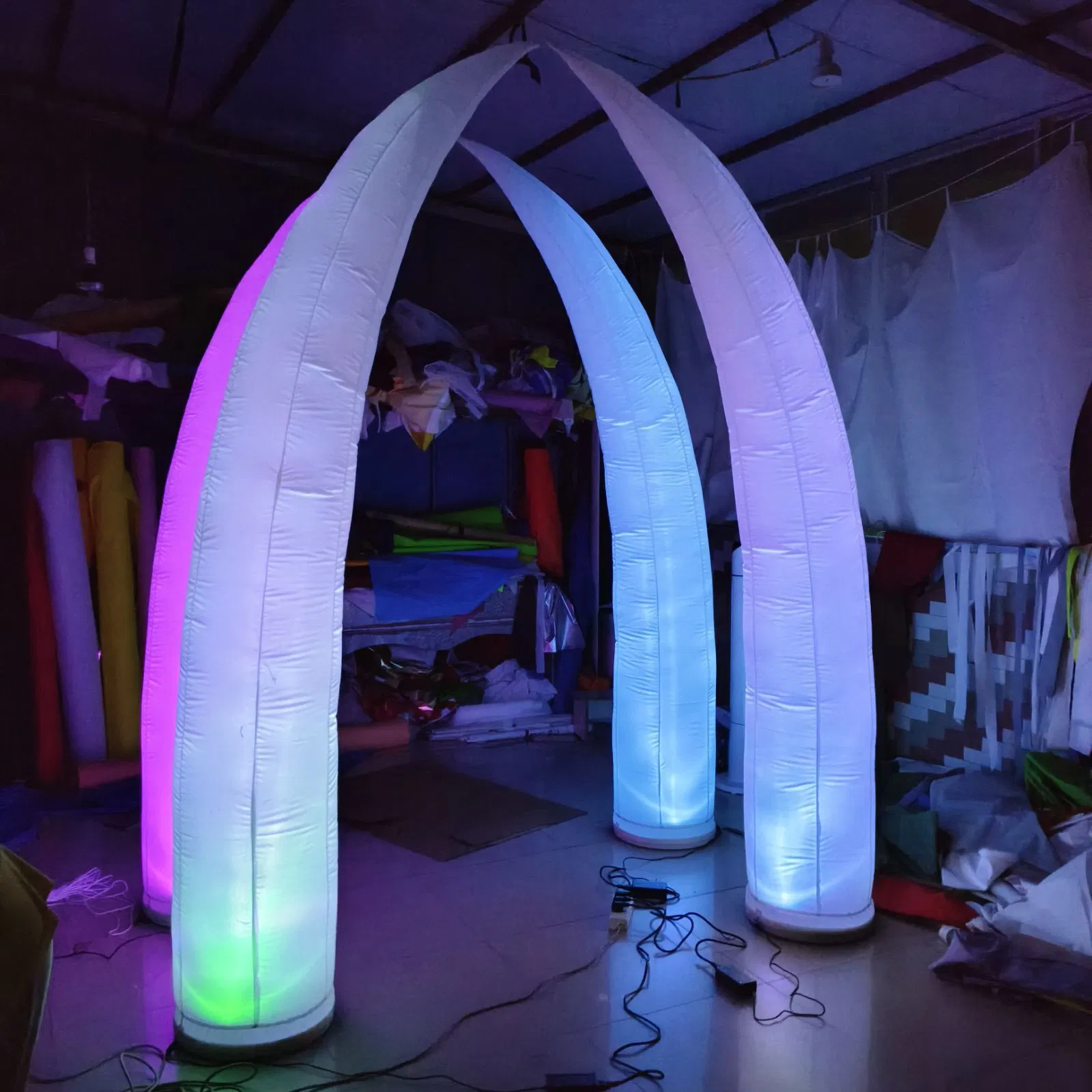 2.4m H Inflatable Curved Cone for Music Stage Decoration
