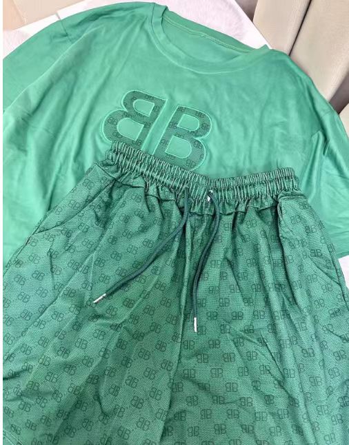 Комплект женский летний трикотажный пуловер и шорты