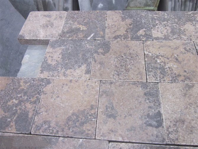 Building Material Natural Limestone Antique/Honed/Tumbled Bluestone for Floor Tiles and Paving Stone and Wall Cladding/Facade