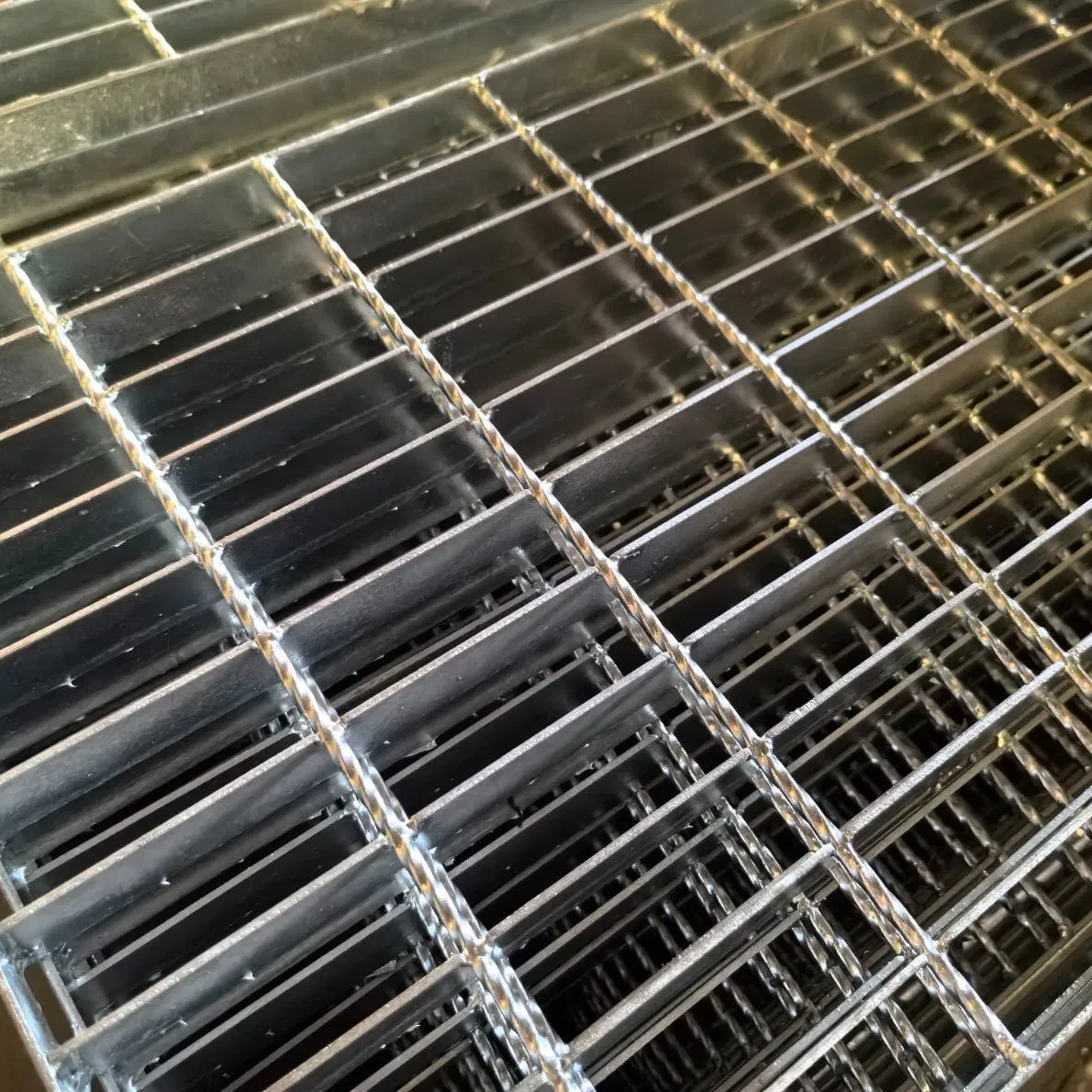 Galvanized Anti-Slip Steel Grating Walkway Platform with CE and ISO Certification