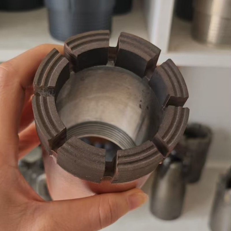 Алмазная коронка для бурения твердых пород