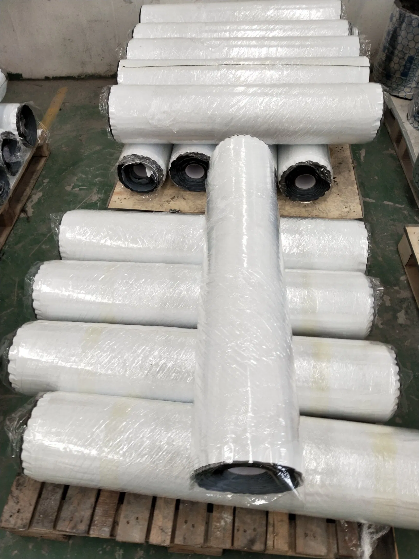 Waterproofing Membrane with Various Surface Materials Like PVDF, HDPE, Aluminium, Fleece, Tpo, EPDM