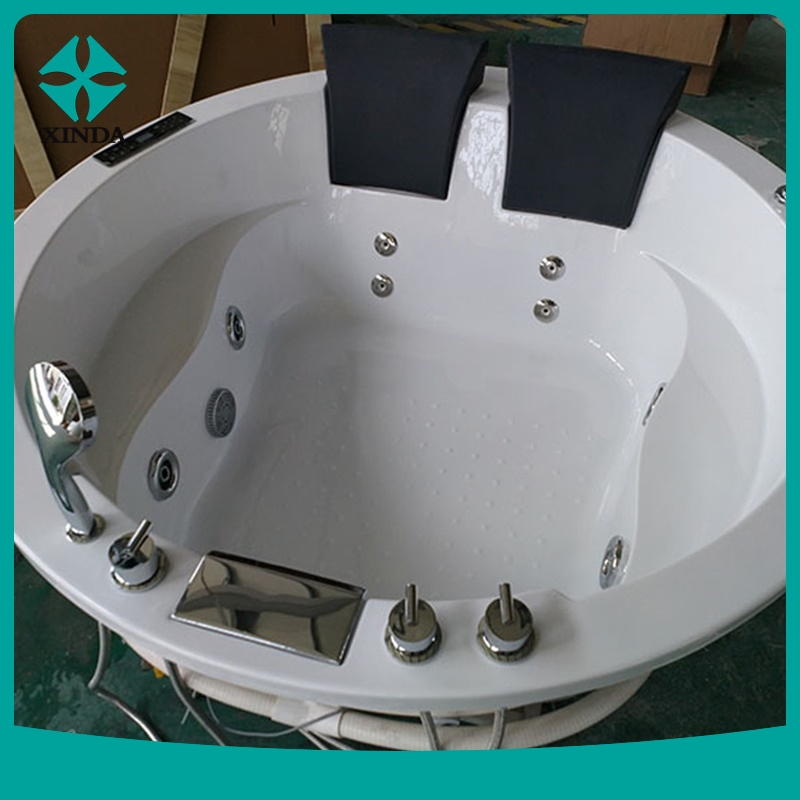 Угловая акриловая ванна с гидромассажем