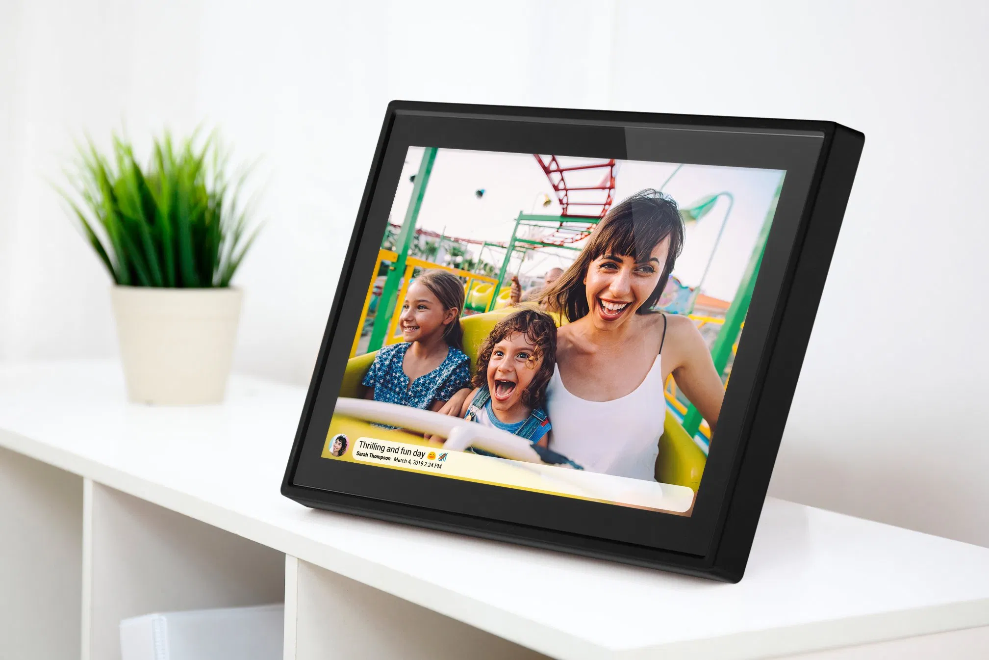7 Inch WiFi Digital Photo Frame Touch Screen Digital Picture Display Frame Smart Digital Art Frame for Photo Sharing
