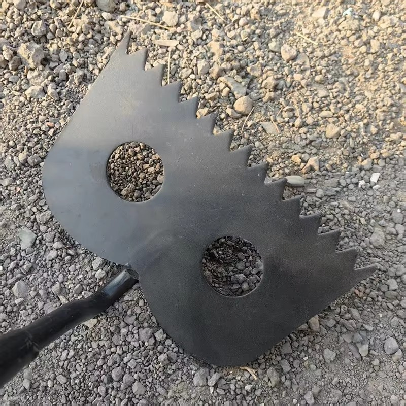 High Quality Carbon Steel Hoe Head with Wooden Handle Garden Serrated Hoe