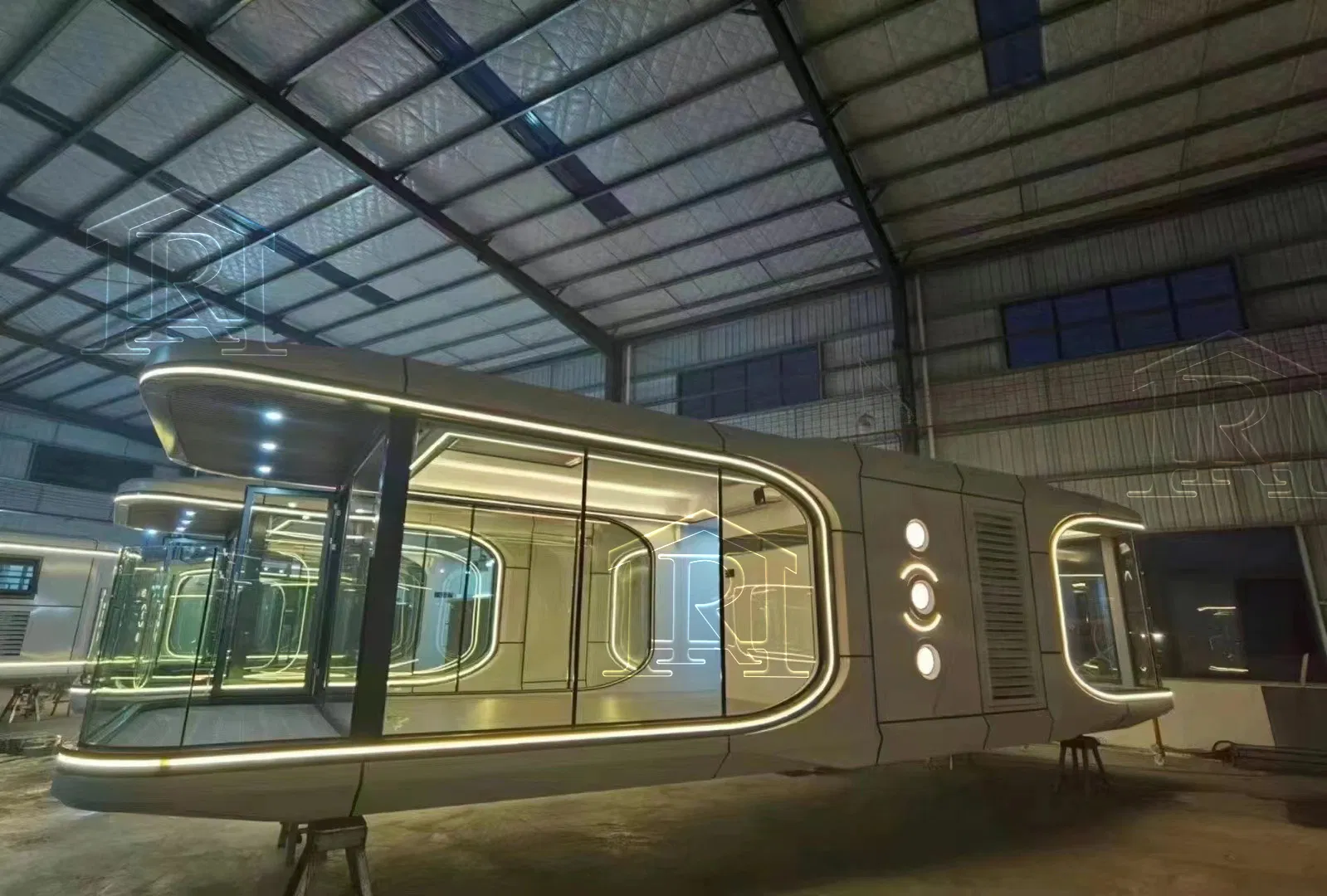 Customized Environmental Friendly Trailer Space Capsule House Modern Prefabricated House