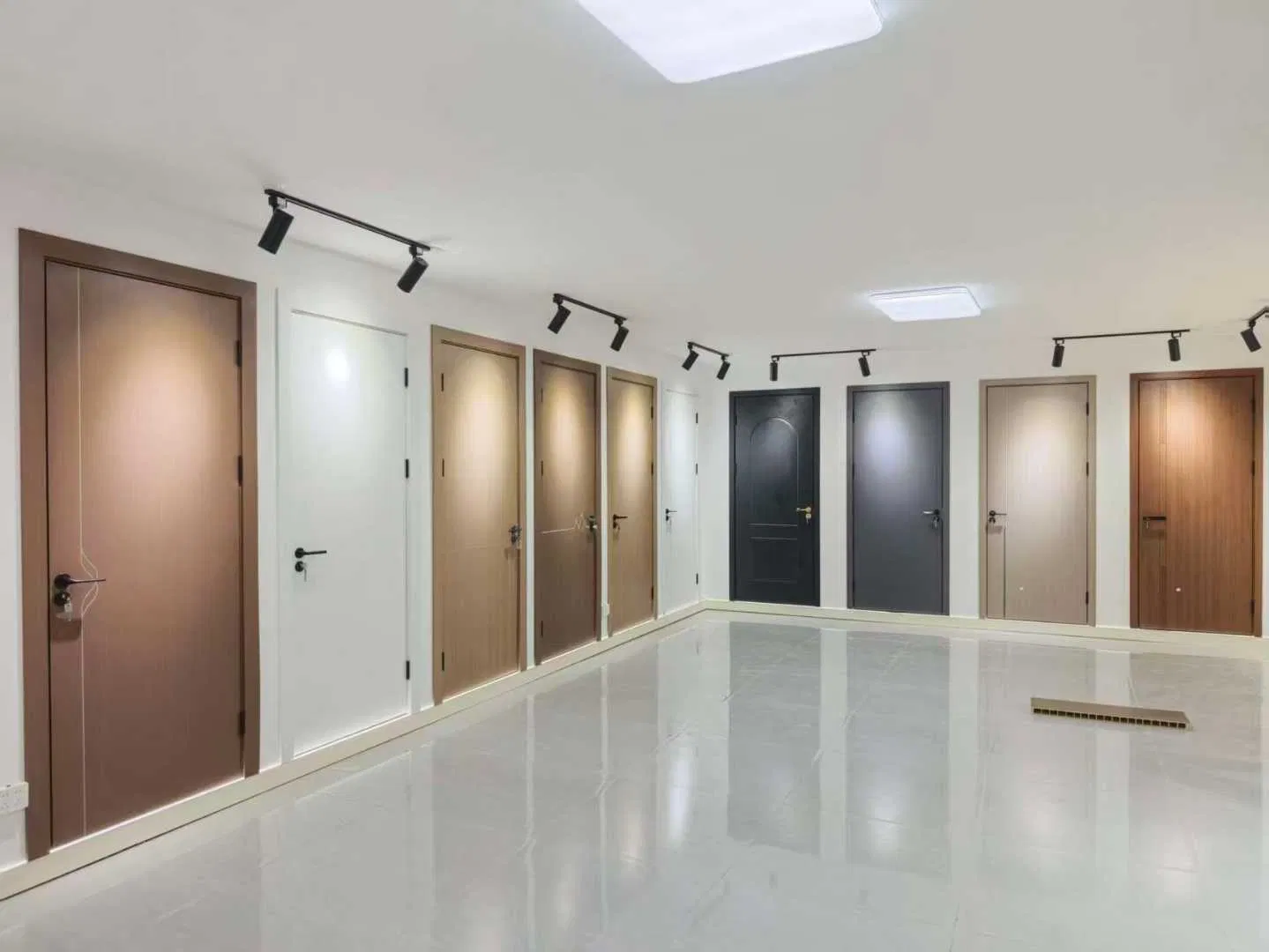 Современная входная дверь Win-Star с сертификацией CE