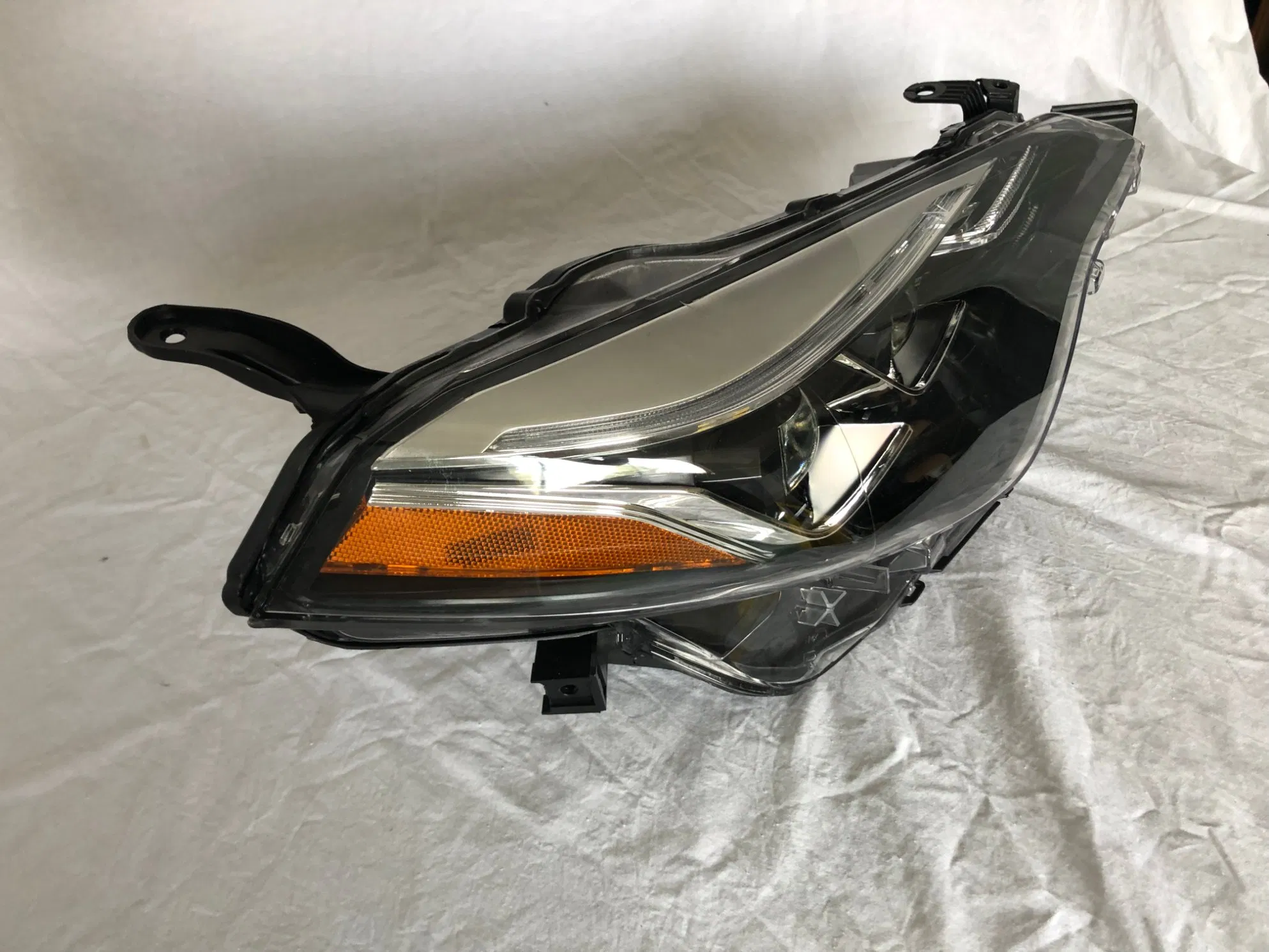 Передняя светодиодная фара для Toyota Corolla 2017-2019