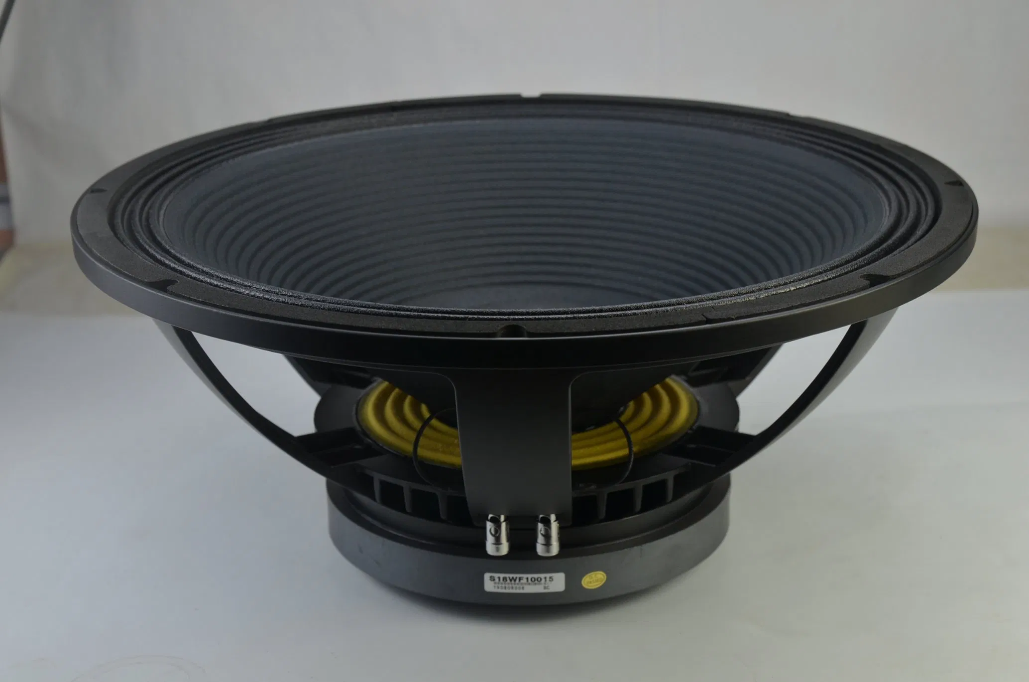 Профессиональный сабвуфер 18 дюймов PRO Audio