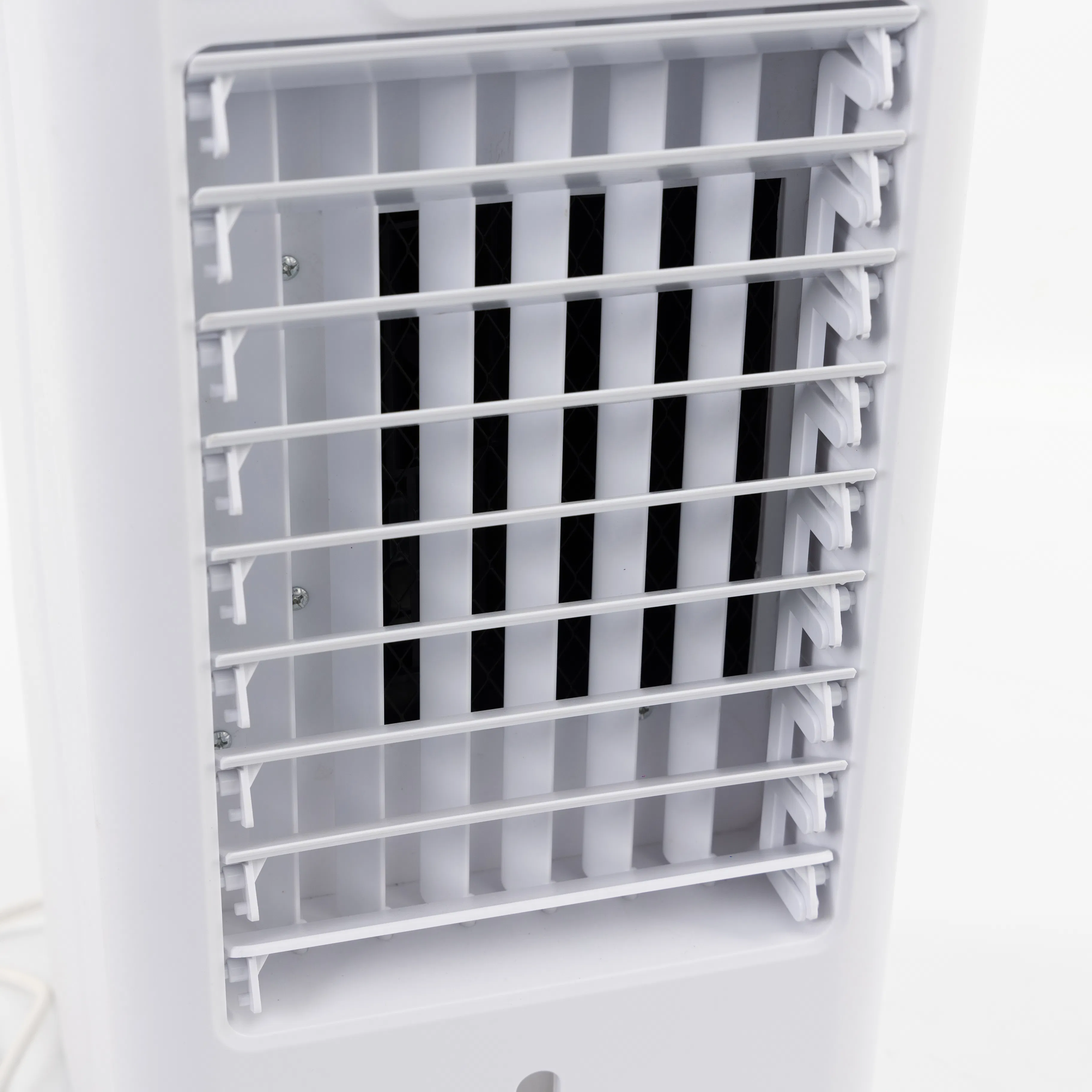 Efficient Evaporative Air Cooler with Water Tank for Continuous Operation