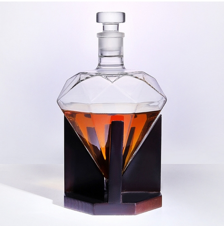 Best-Selling Custom Diamond-Shaped White Wine Decanter with Wooden Bourbon Vodka