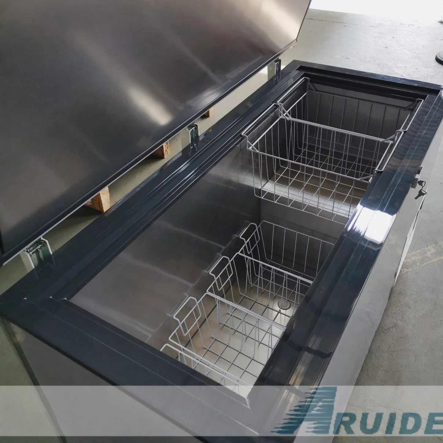 SUS 304 Deep Freezer -60 Degree Chest Cold Room for Seafood (DW-60320)