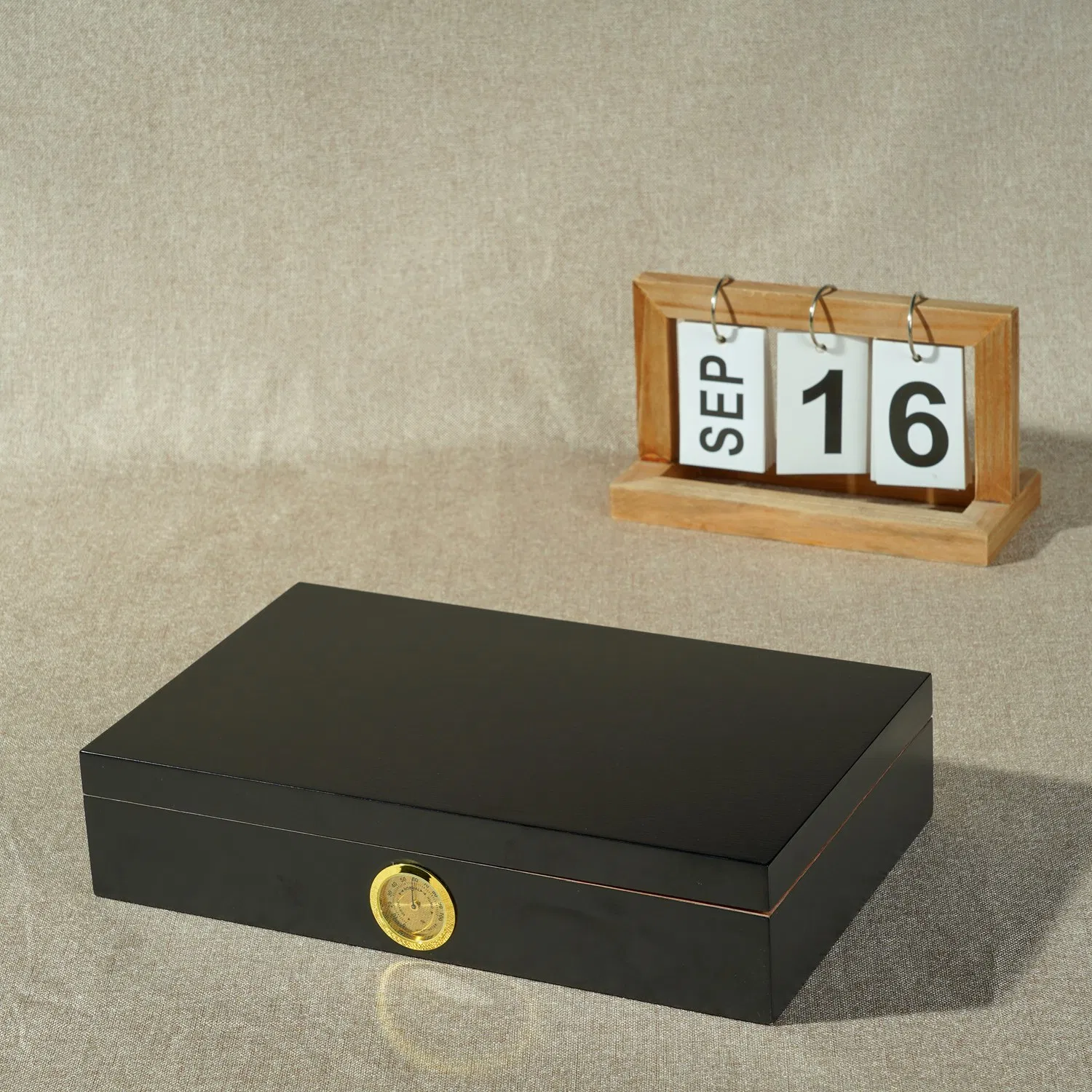 Premium Mahogany Cigar Humidor Box for Gift Packaging