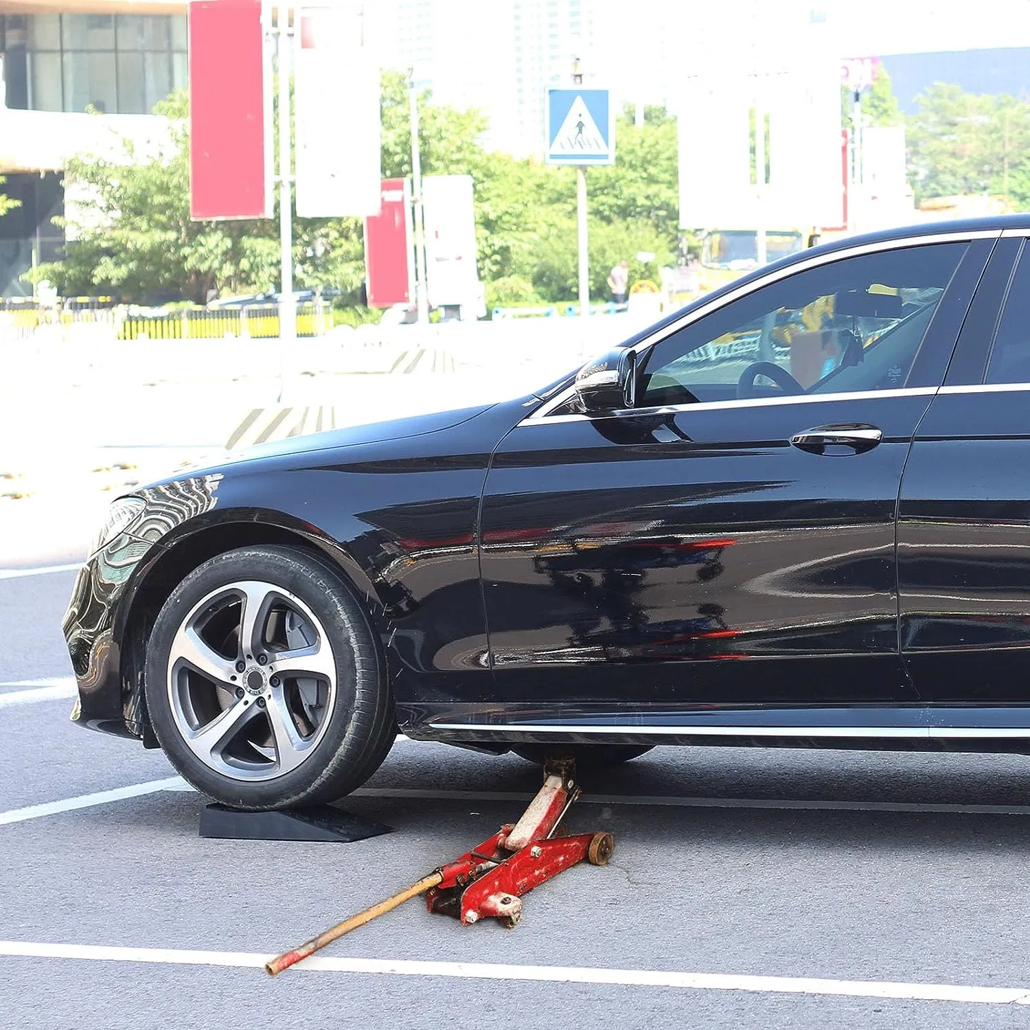 Пластиковые пандусы для подъема и обслуживания автомобилей