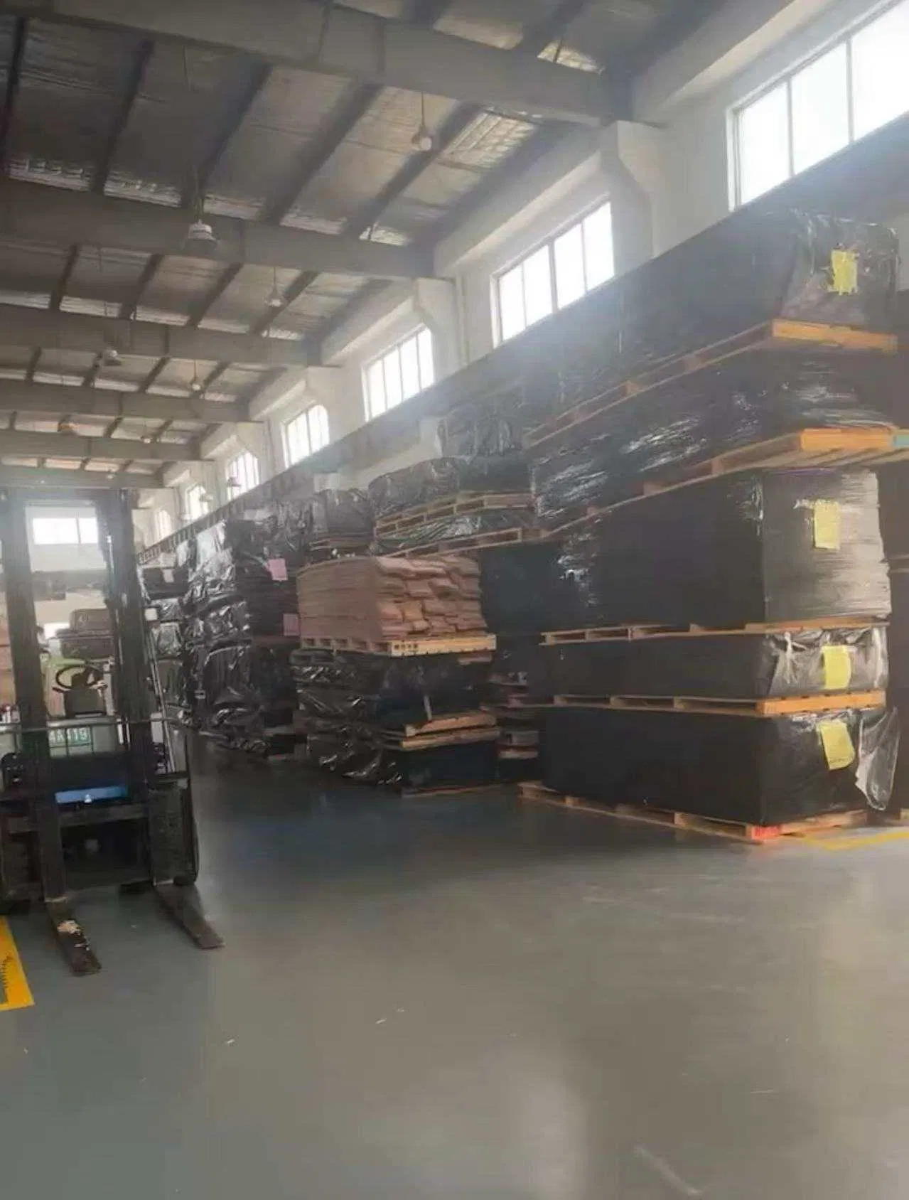 High Quality Ash Reconstituted Wood Veneer with Thickness of 4mm or 5mm.