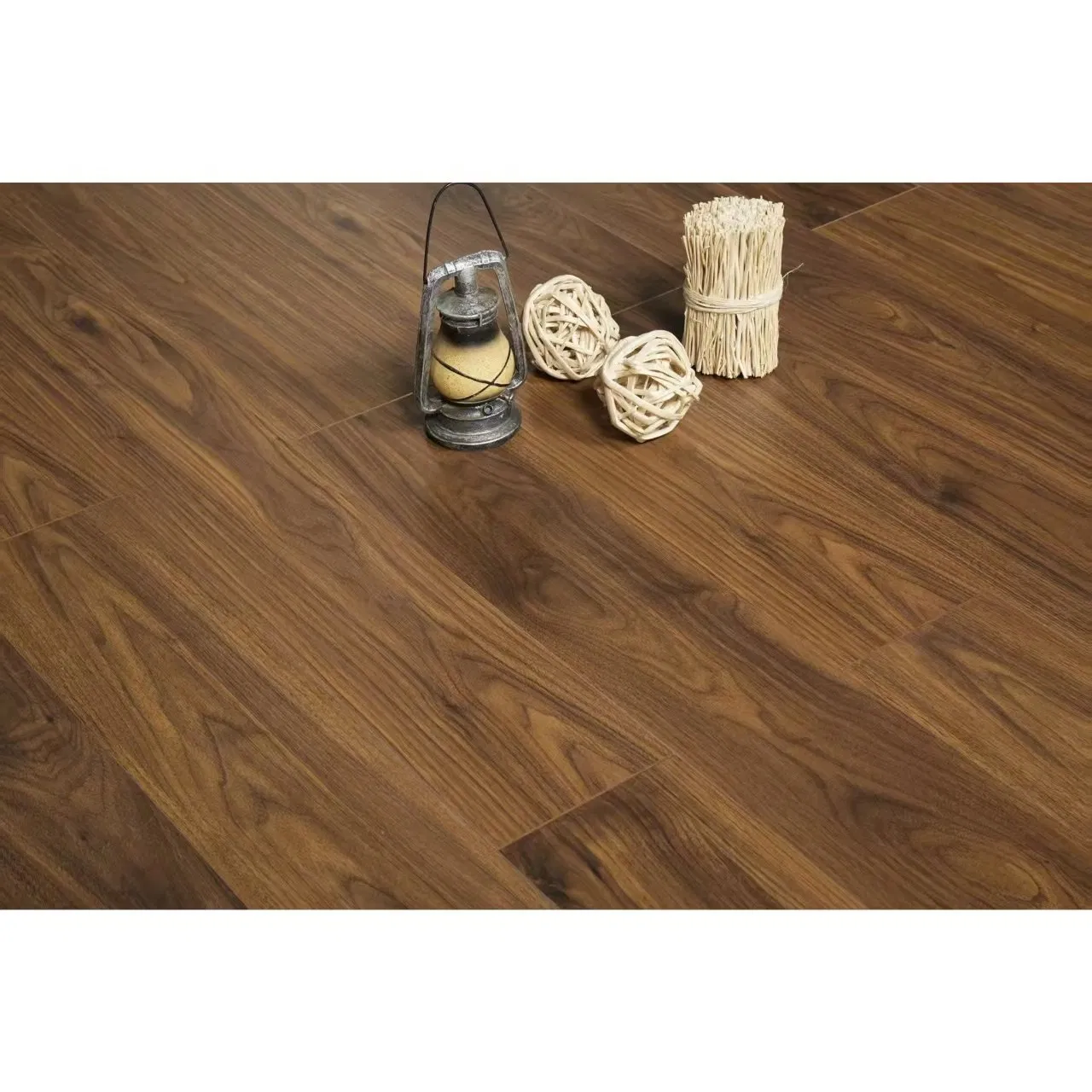 Водостойкий ламинат елочка 15 мм, трехслойный