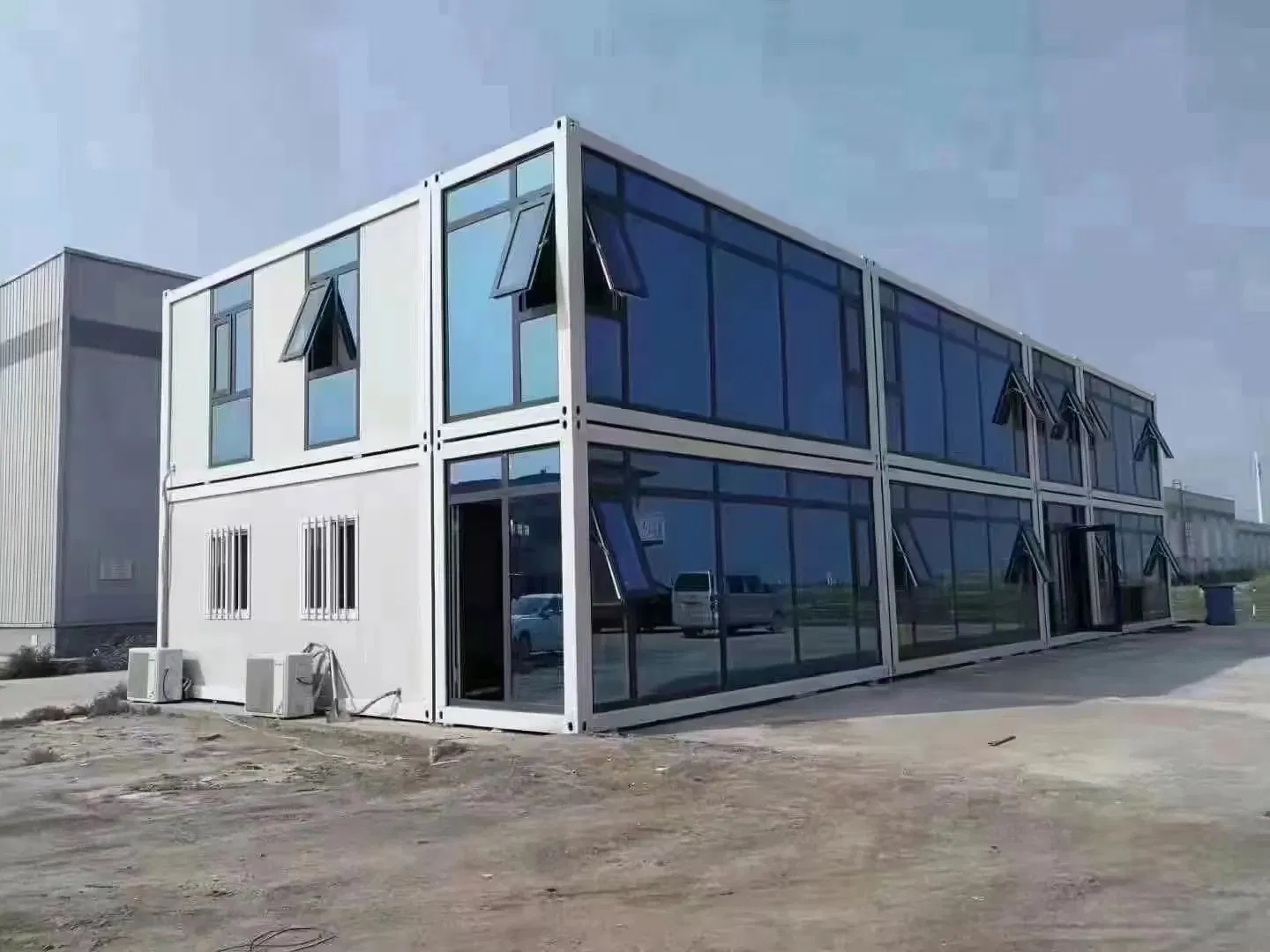 New Prefabricated Wooden House Portable Cabin Detachable Container House for Sale