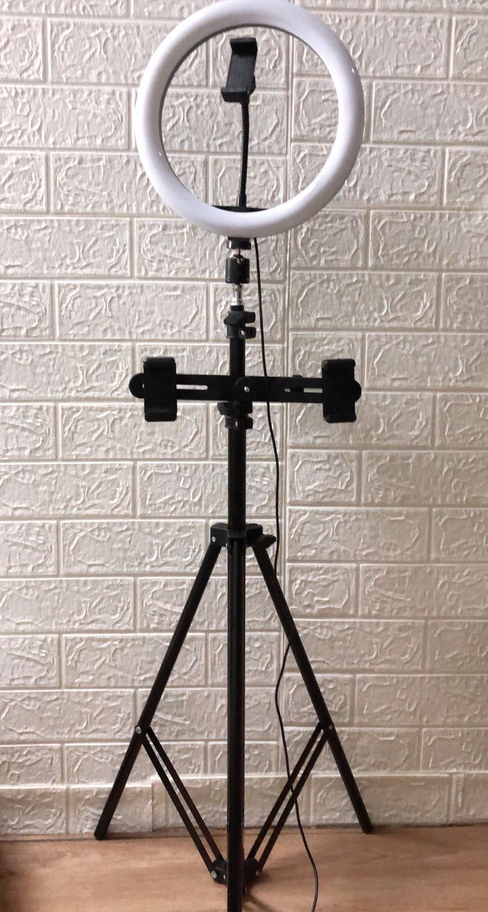 Подставка для телефона с подсветкой и пультом для селфи