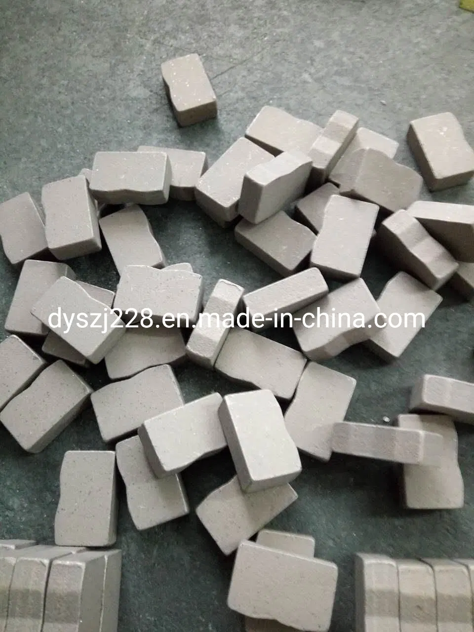 Алмазный сегмент для резки бетона, мрамора, гранита