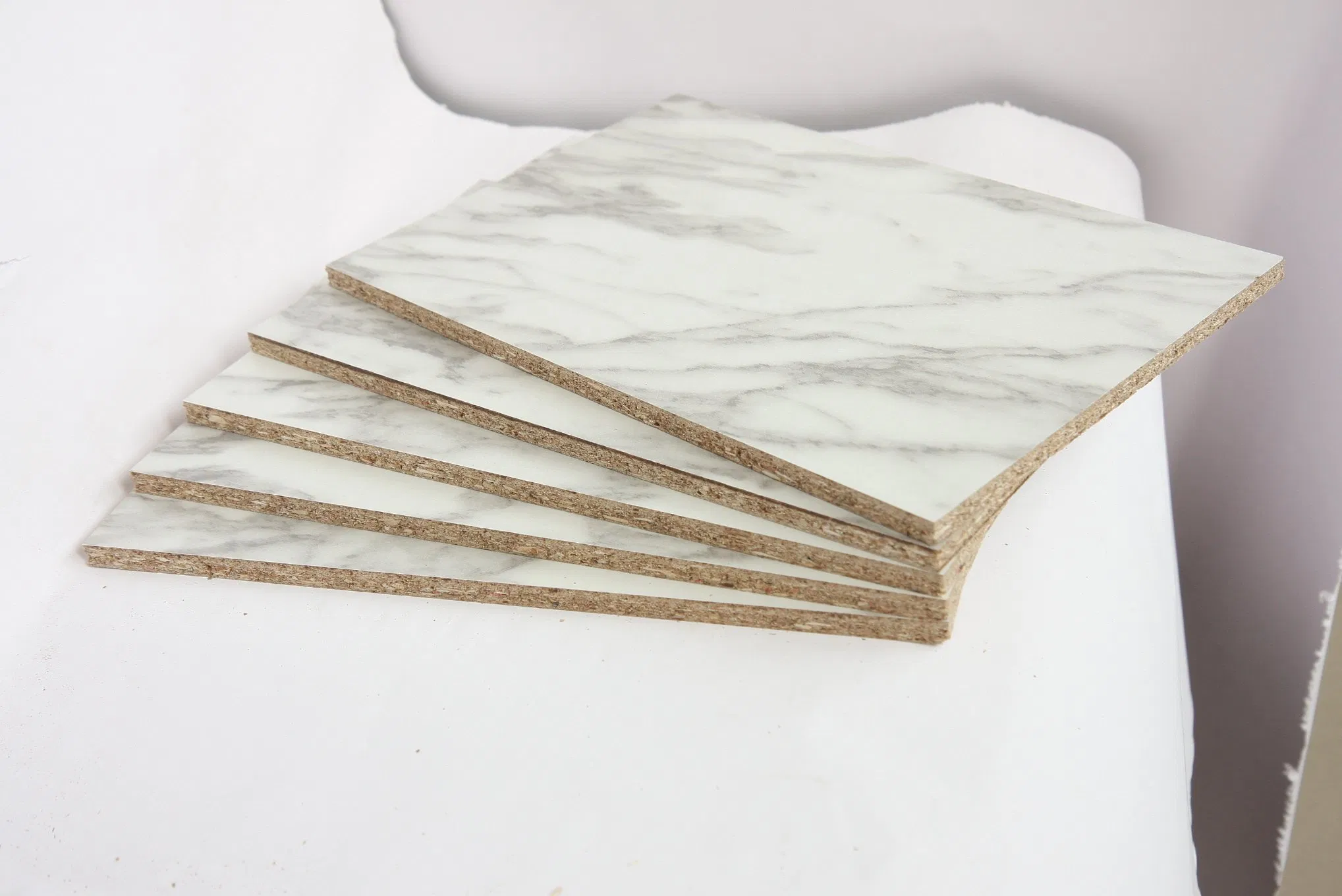 Melamine Faced 1220*2440mm, E0/E1/E2 Glue 12/15/16/18/20mm Thickness Chipboard