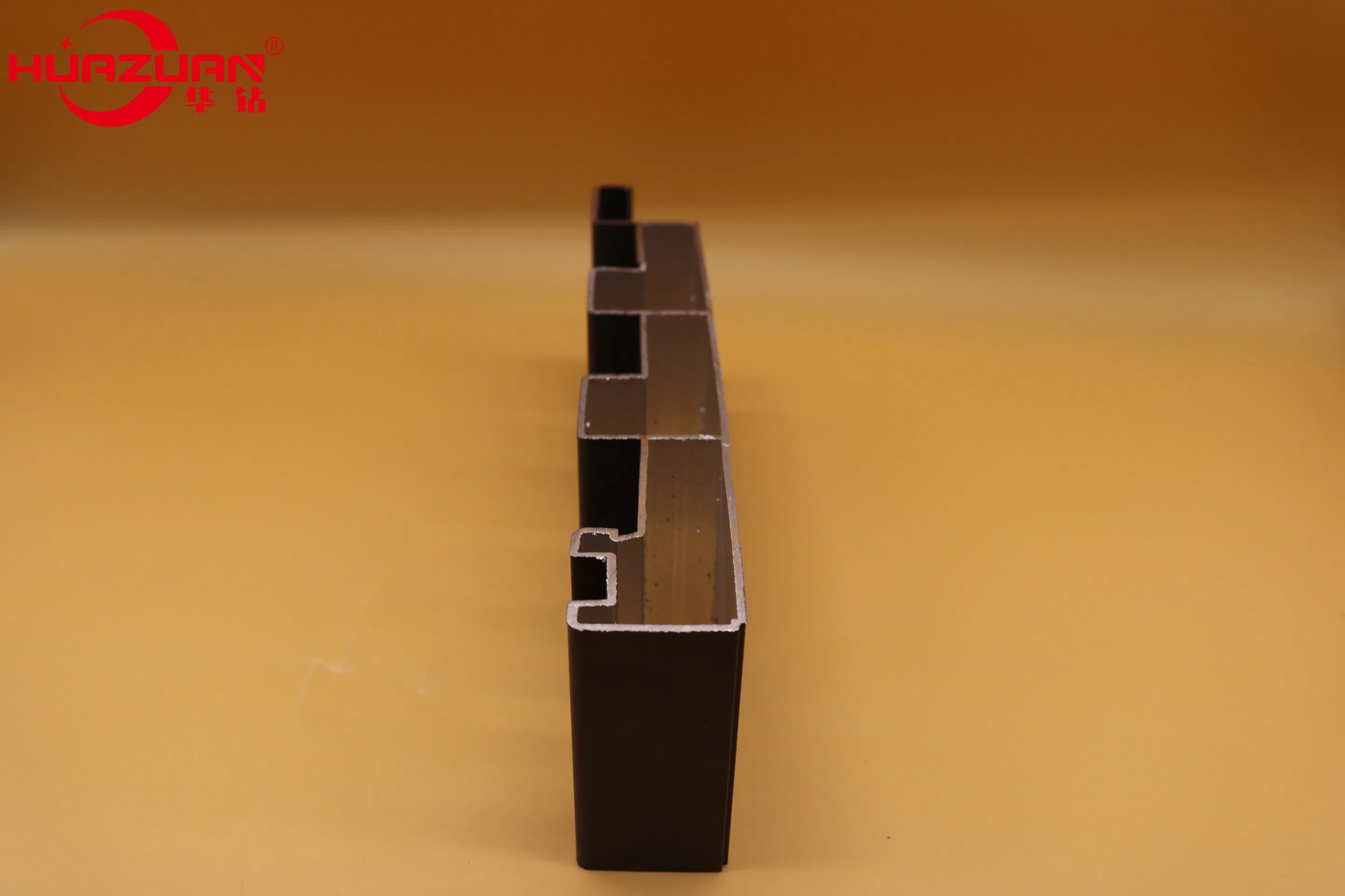 Алюминиевые профили для стеклянных фасадов зданий