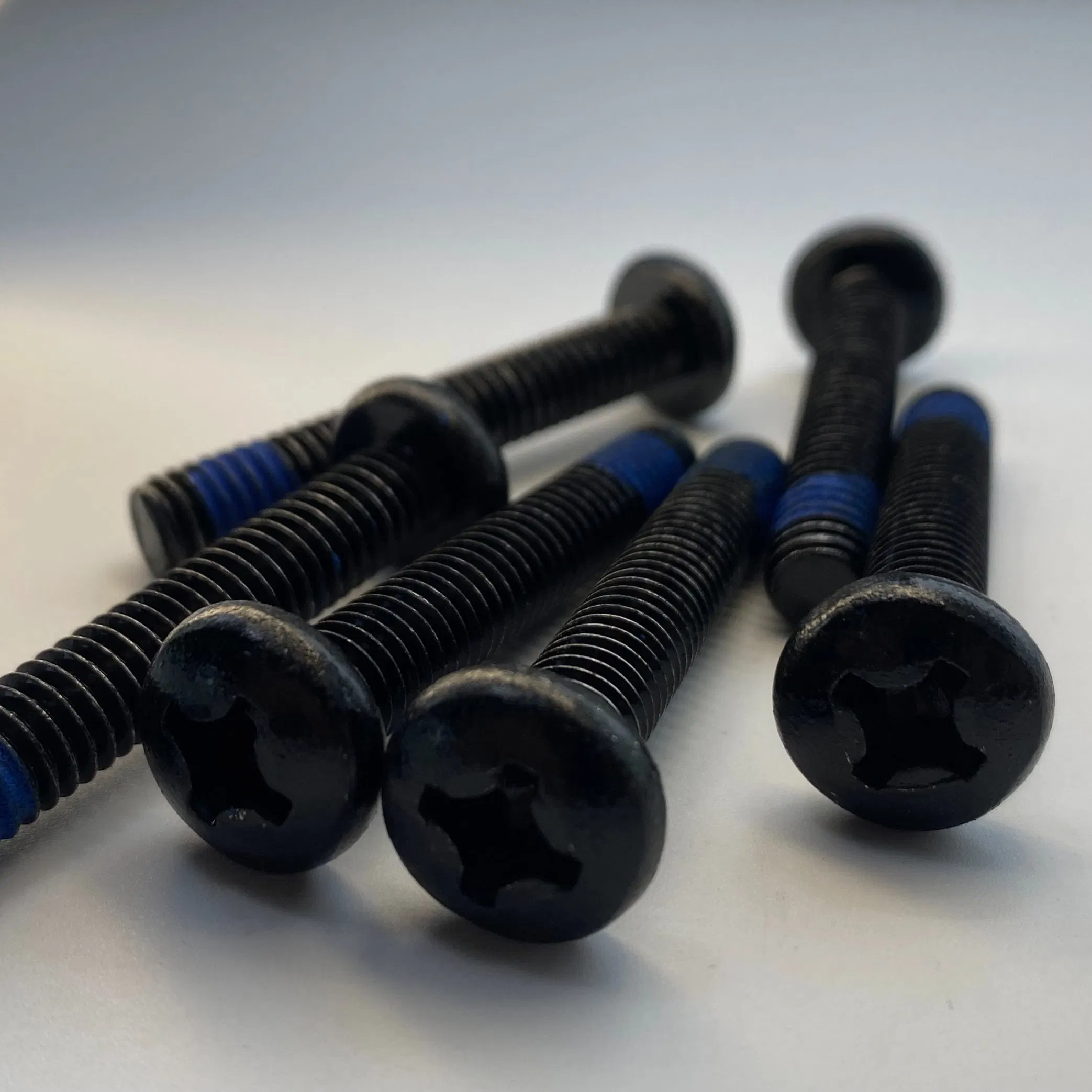 China Export Manufacturer Carbon Steel /Stainless Steel Custom Fasteners Screws Metal Machine Screw