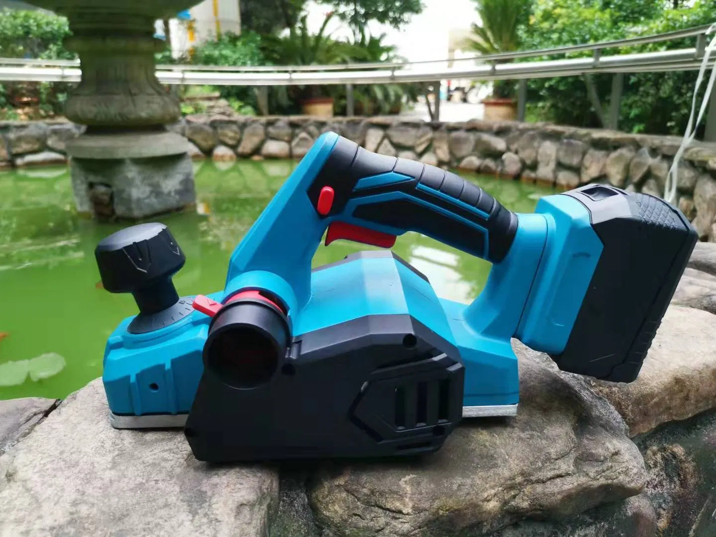 Аккумуляторный электрорубанок TM 20V-710 Professional