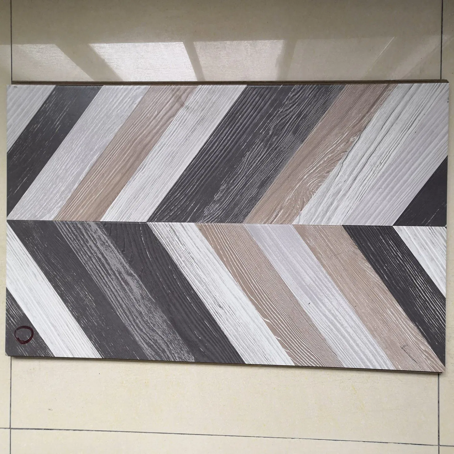 Online Wholesale Waterproof 8mm 12mm Glossy Walnut Solid Wood Floor Panel for Residential and Commercial