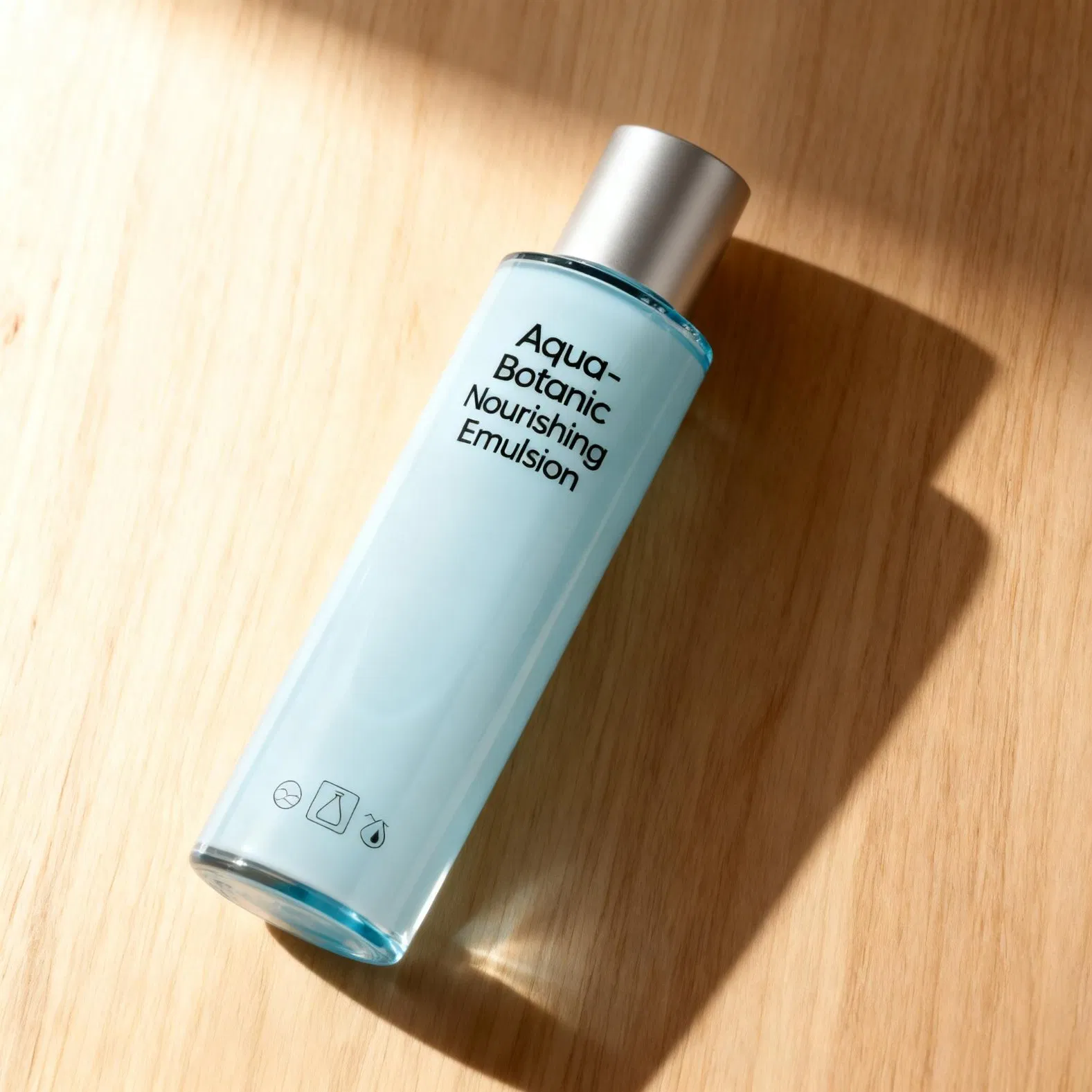 Lightening and Firming Ellagic Acid and Astaxanthin Firming Clarity Face Lotion for Tone Uniformity