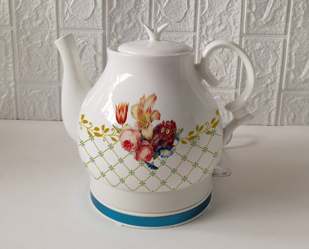 Kitchen Appliance Wholesale Personalized 1.5L Ceramics Electric Water Kettle with Butterfly Pattern