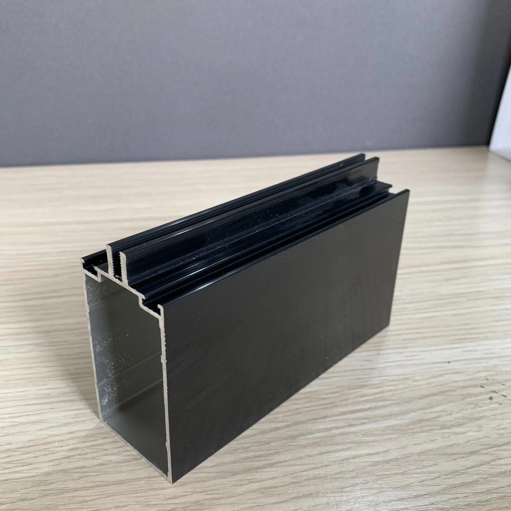 Aluminum Kitchen Cabinet with Aluminum Doors Decoration