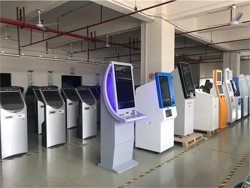 32-Inch Curved LED Advertising Display Casino Gaming Machine Self Service Top up Kiosk with Software OEM