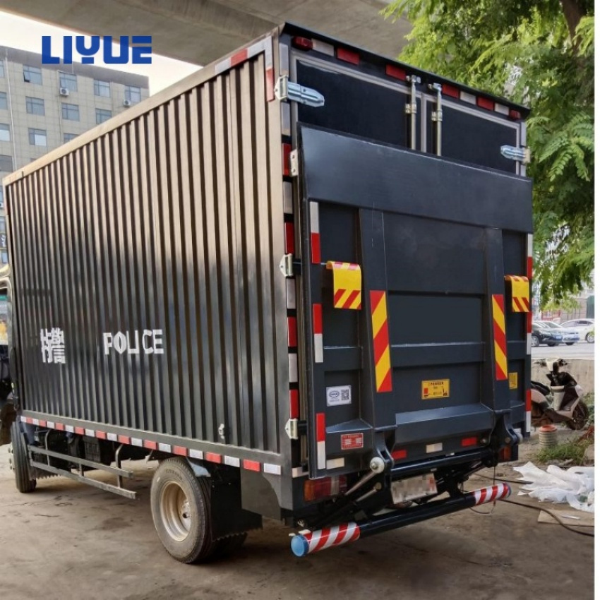 Гидравлический подъемник для хвостовой части грузовика (Tail Lift)