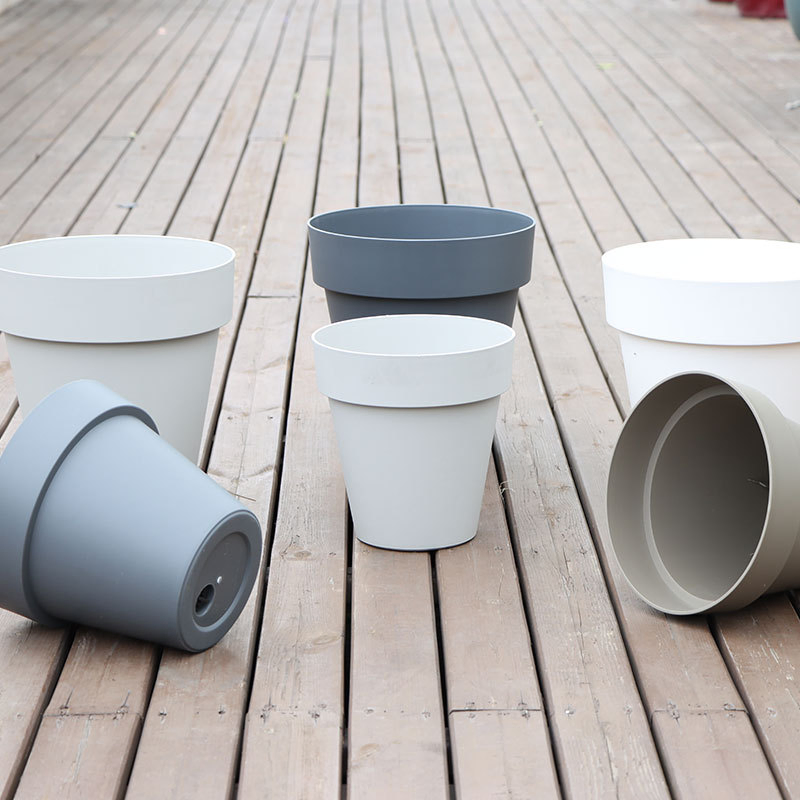 Горшки для цветов пластиковые, домашний декор