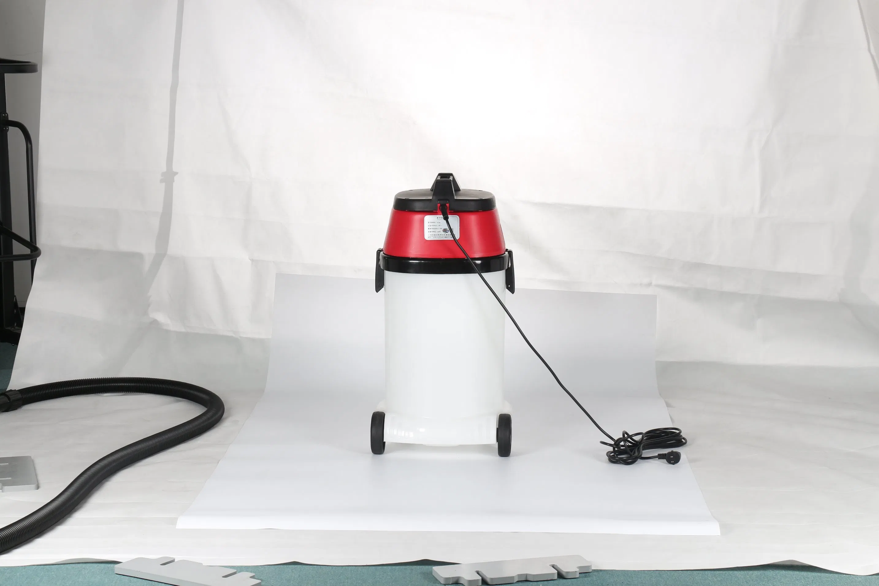 Home Appliance 30liter Wet and Dry Vacuum Cleaner with Plastic Tank