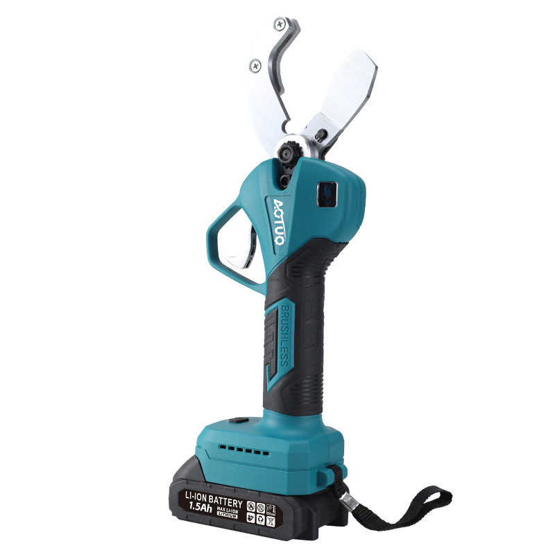 Аккумуляторный труборез для точной резки труб