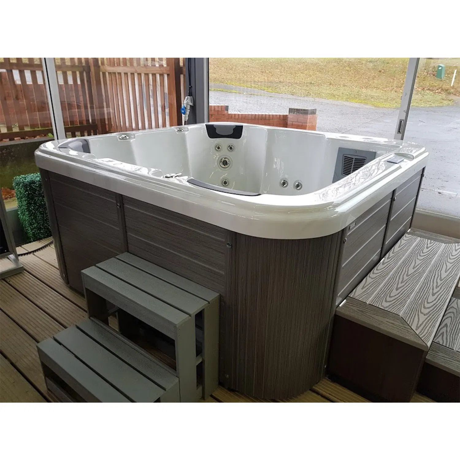 Угловая надувная гидромассажная ванна SPA