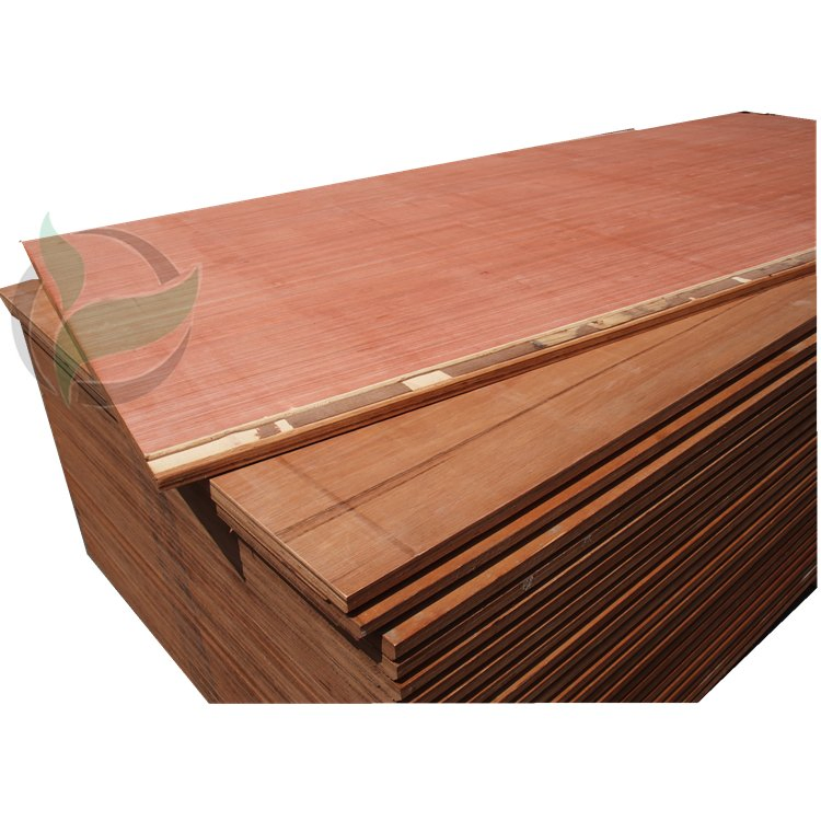 Heavy-Duty 28mm Phenolic Plywood Panels for Freight Transport