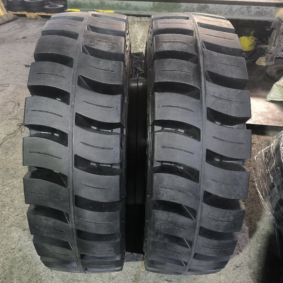 Anygo 12.00-20 XZ06 Solid Tire with Rim for Terex MHL340 Material Handler and Heavy-Duty Forklifts