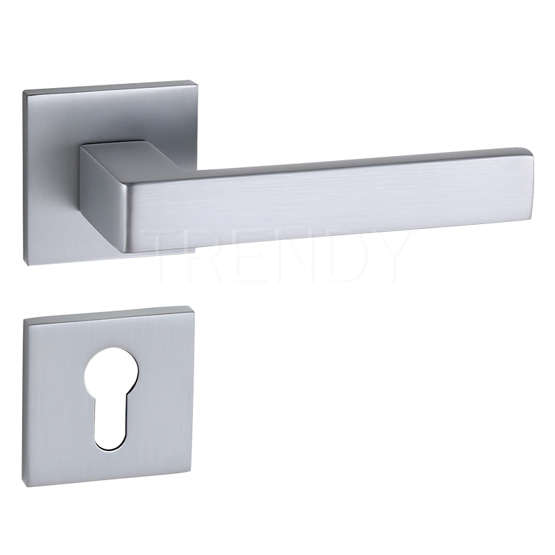Trendy Furniture Pull Handle Zinc Alloy Hardware MSN Chrome Door Lock Handle (Z6202-ZR23)