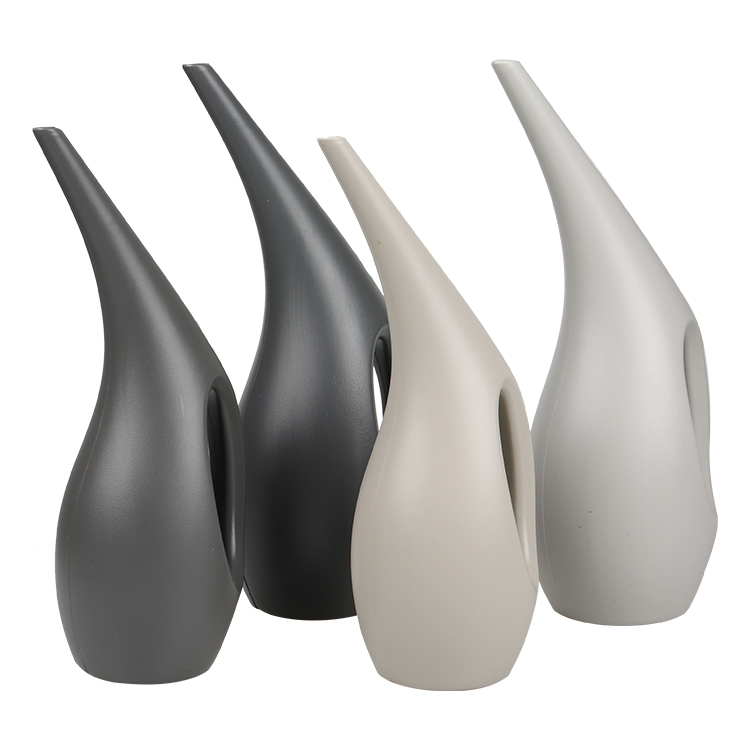 Modern 2.5L Drop-Shaped Plastic Watering Can for Plants