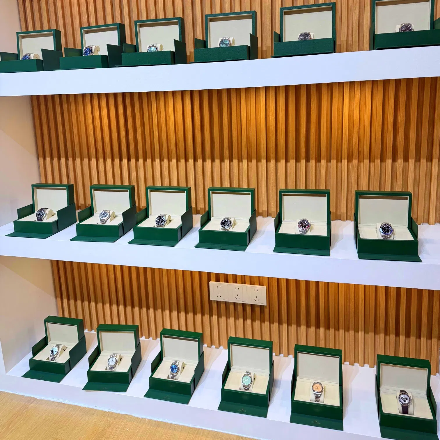 Super Clone Factory Wholesale High-Quality Men's Automatic Mechanical Watches, Business Men's Luxury Waterproof Watches with 3235, 3285, 3255 Movements